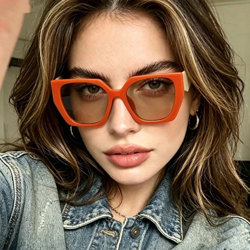 1PCS Fashion Women's Square Sunglasses Men Luxury Brand Designer Retro Punk Sun Glasses Popular Shades UV400 Eyewear