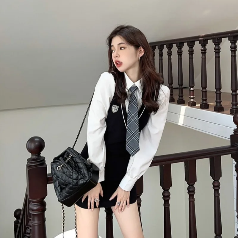 Set di abiti preppy da donna camicie bianche che riducono l'età avvolte sui fianchi streetwear temperamento tenero studenti coreani abiti lavorati a maglia chic