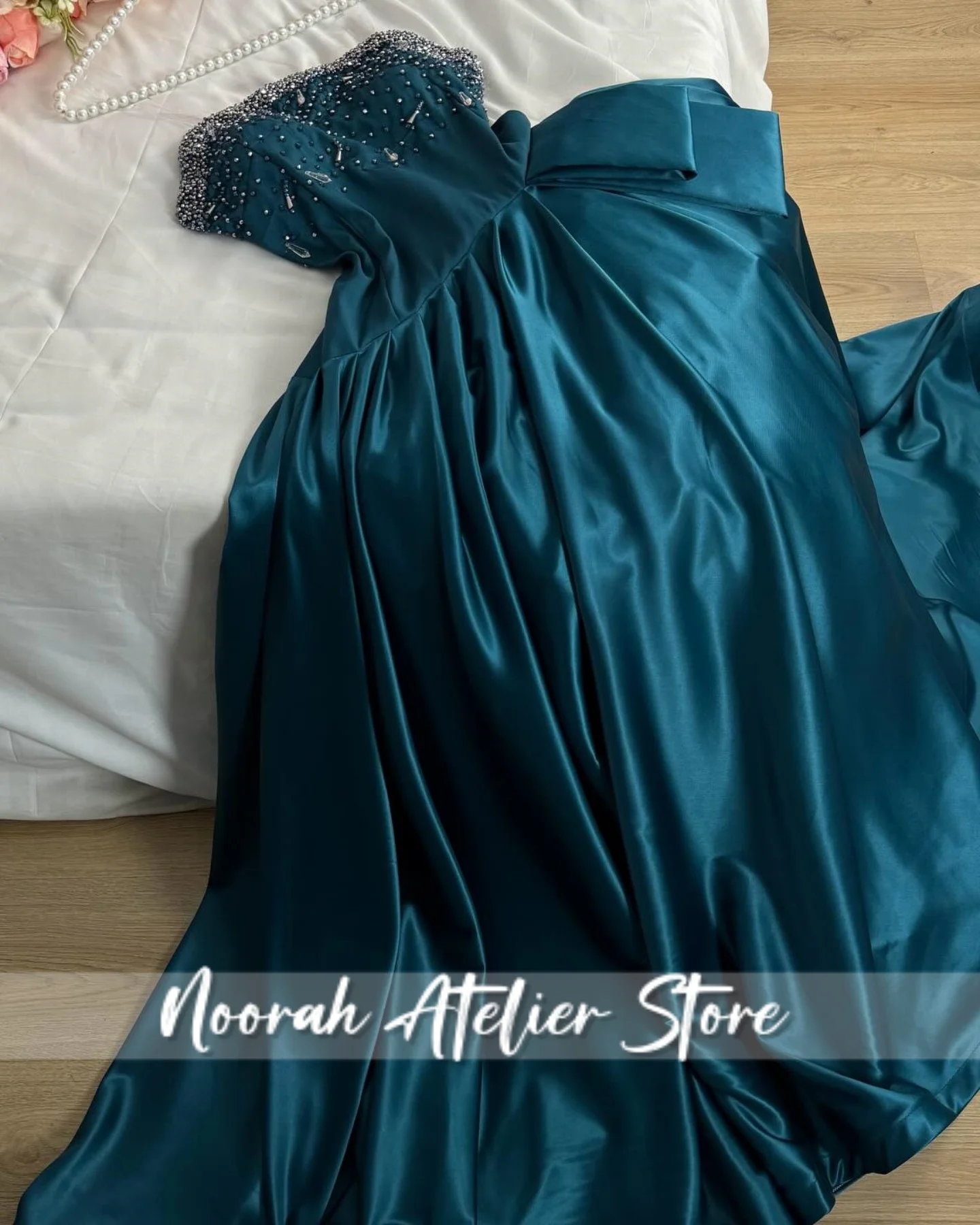 فساتين سهرة فاخرة أنيقة مطرزة بشرابة خضراء بدون حمالات في المملكة العربية السعودية 2025 فساتين زفاف ألين فستان حفلات طويل مخصص