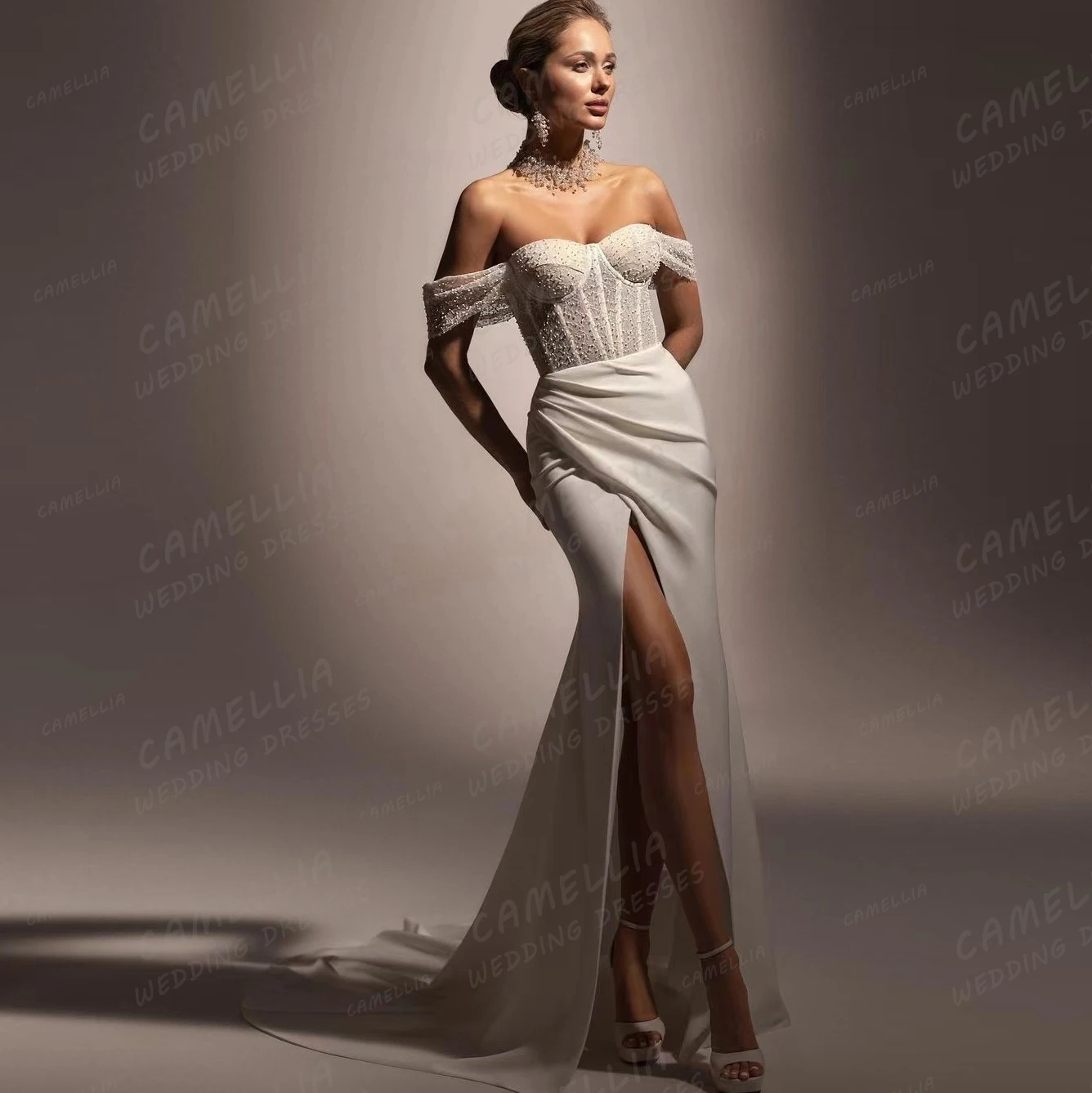 Vestidos de casamento luxuosos femininos, vestidos de noiva divididos laterais, sem mangas, querida formal, beading sexy, sereia, 2024