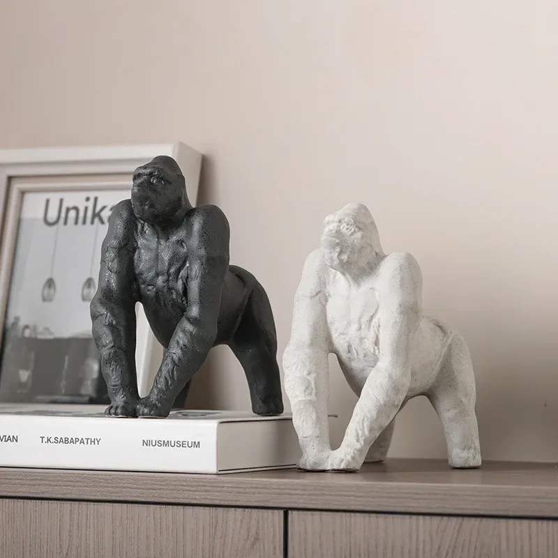 Creative Resin Gorilla Sculpture Ornaments Living Room Entrance Wine Cabinet Animal Statue Handicrafts Gifts Home Decoration
