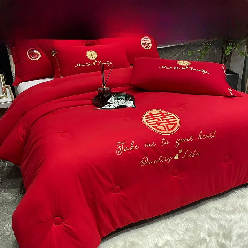 

Wedding Embroidered Quilt Thi Red Celebration Chinese Sle Stitching New Couple Bedding Filling Polyester Fiber Hollow