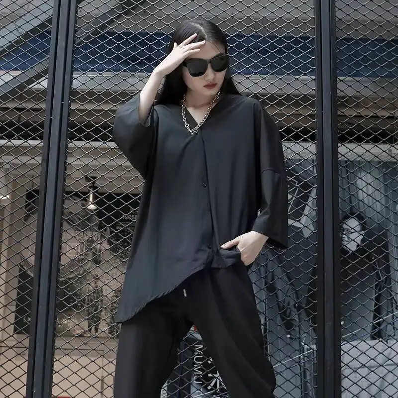 

Ladies Middle Sleeve Shirt Spring And Summer New Contracted Irregular Design Leisure Loose Large Sleeve Shirt Five Minutes