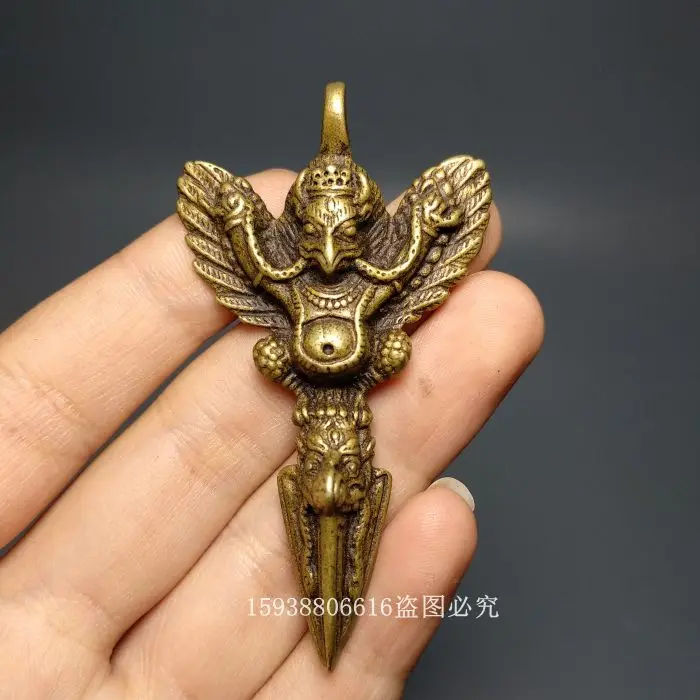 Old brass antique miscellaneous collection of old bronze artefacts, Dapeng golden-winged bird magic vessels, gold steel pestles,