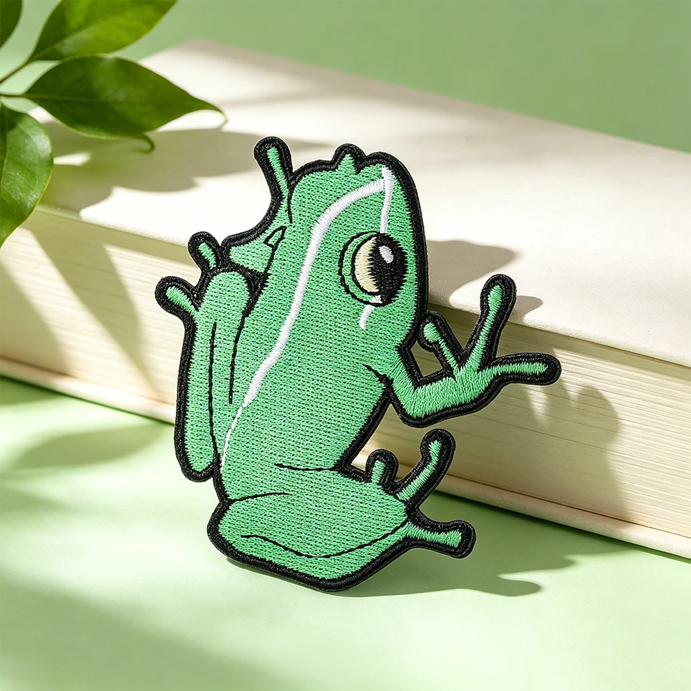 Lustiger grüner Frosch-Stickerei-Aufnäher, niedliche Geste, zum Aufbügeln oder Aufnähen, Applikation für Kleidung, T-Shirt, Hoodie, Jeans, Dekoration – Detail 2
