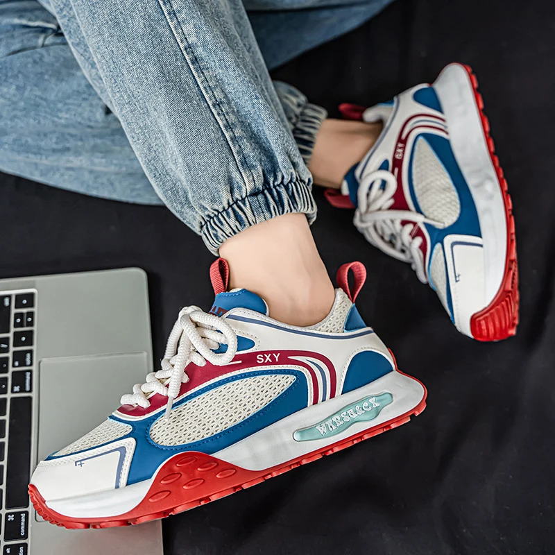 

Новинка 2023 года, осенняя модная трендовая повседневная обувь на толстой подошве для мужчин, универсальные сетчатые дышащие удобные низкие кроссовки на платформе