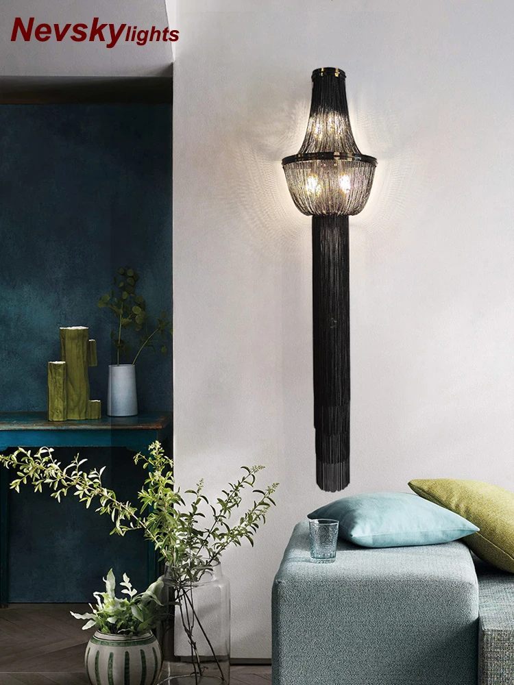 Candeeiro de parede com borlas coloridas dourado preto prateado