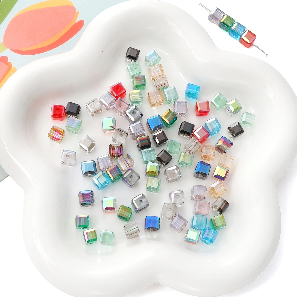 10개 패션 컬러 4/6/7mm 정사각형 비즈 큐브 유리 비즈 1mm 구멍 DIY 수제 보석 만들기 팔찌 목걸이 액세서리