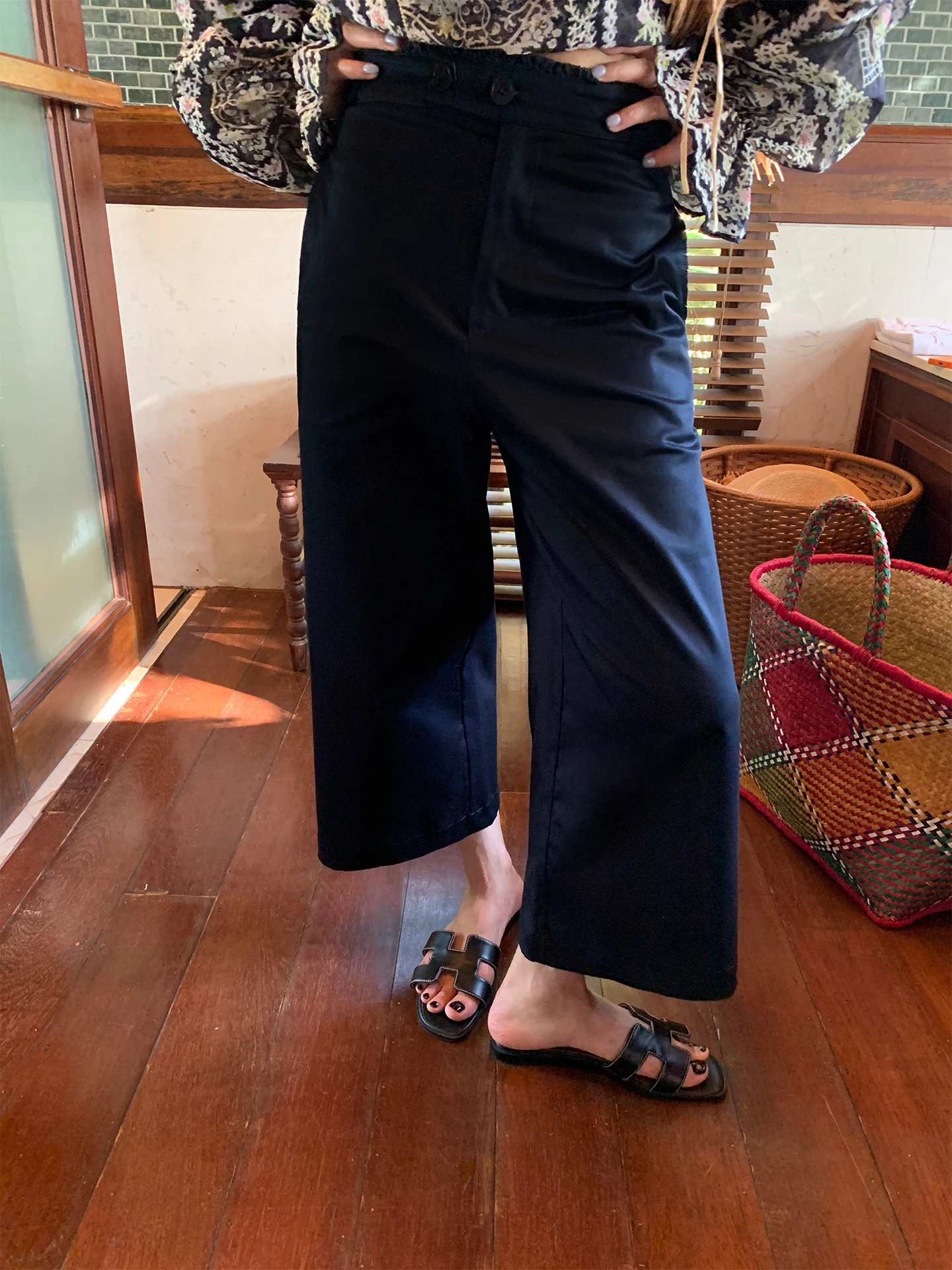 

High Waist Drapey Old Money Style Pants Casual Straight Leg Eighteen Length Cotton Blend Fabric Warmth for Women Spring Season