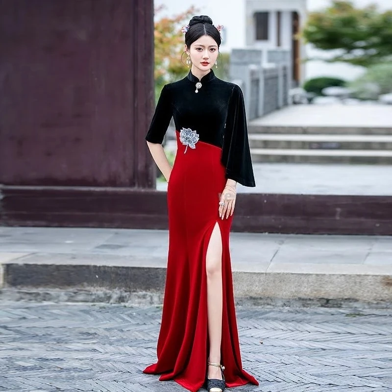 new-chinese-embroidered-velvet-cheongsam-autumn-and-winter-contrasting-color-design-fishtail-hem-retro-party-catwalk-dress