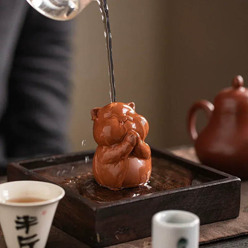 Lucky Bell Cat Tea Pet - Estatua de gatito de arena púrpura hecha a mano, linda decoración de oficina y hogar, regalo de estilo chino