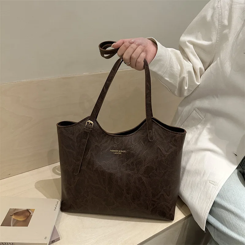 

Новые винтажные вместительные сумки-тоут для женщин, модные и универсальные сумки через плечо для женщин, повседневные и простые сумки для поездок на работу.