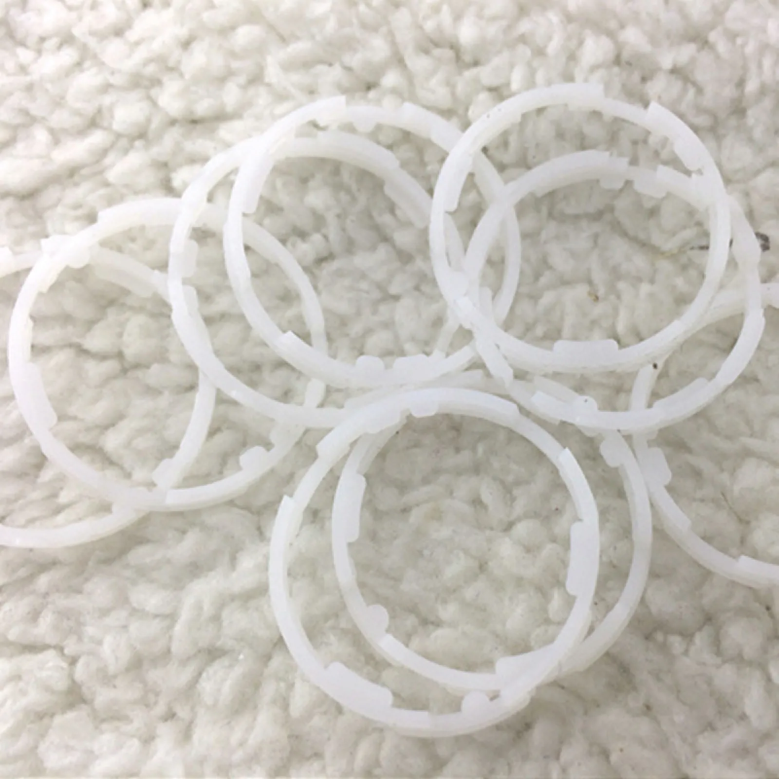 2PCS Watch Movement Spacer Ring for 8200 Watch Movement White Plastic Holder Fixed Spacer Rings Replacement Watch Parts