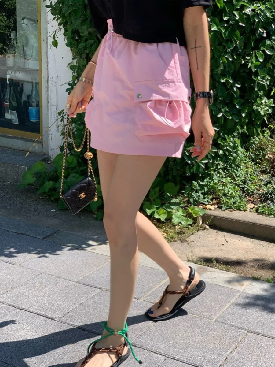 กระโปรงชุดทำงานย้อนยุคของผู้หญิงพร้อมสายรัดเอวสองชิ้นเอวบางเอวสูงตัดตรงป้องกันแสง