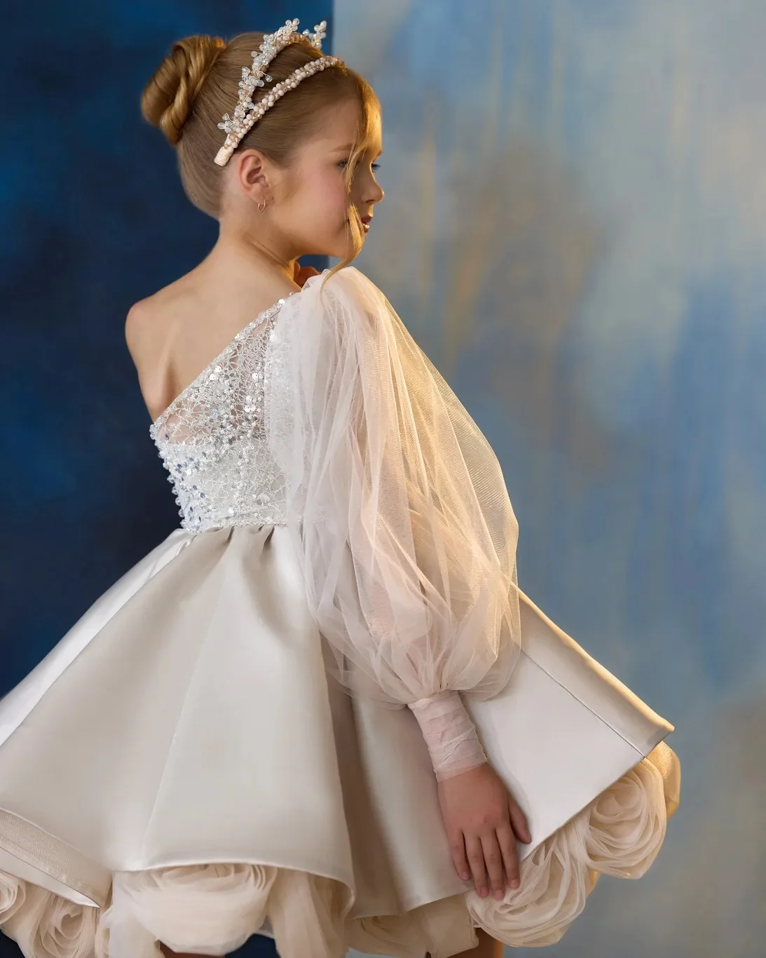

Customized Ivory Flower Girl Dress For Wedding One Shoulder Puffy Sequins Appliques Gorgeous Kids First Communion Pageant Gown