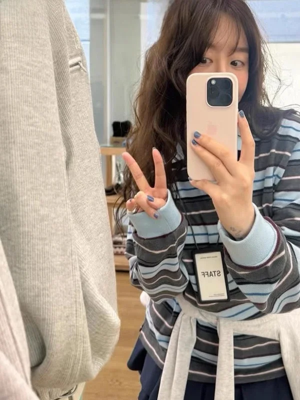 فضفاض مخطط طويل Sve تي شيرت المرأة عادية Sle خمر طوق تنوعا قمة مريحة فضفاضة تناسب الخريف وصول جديد