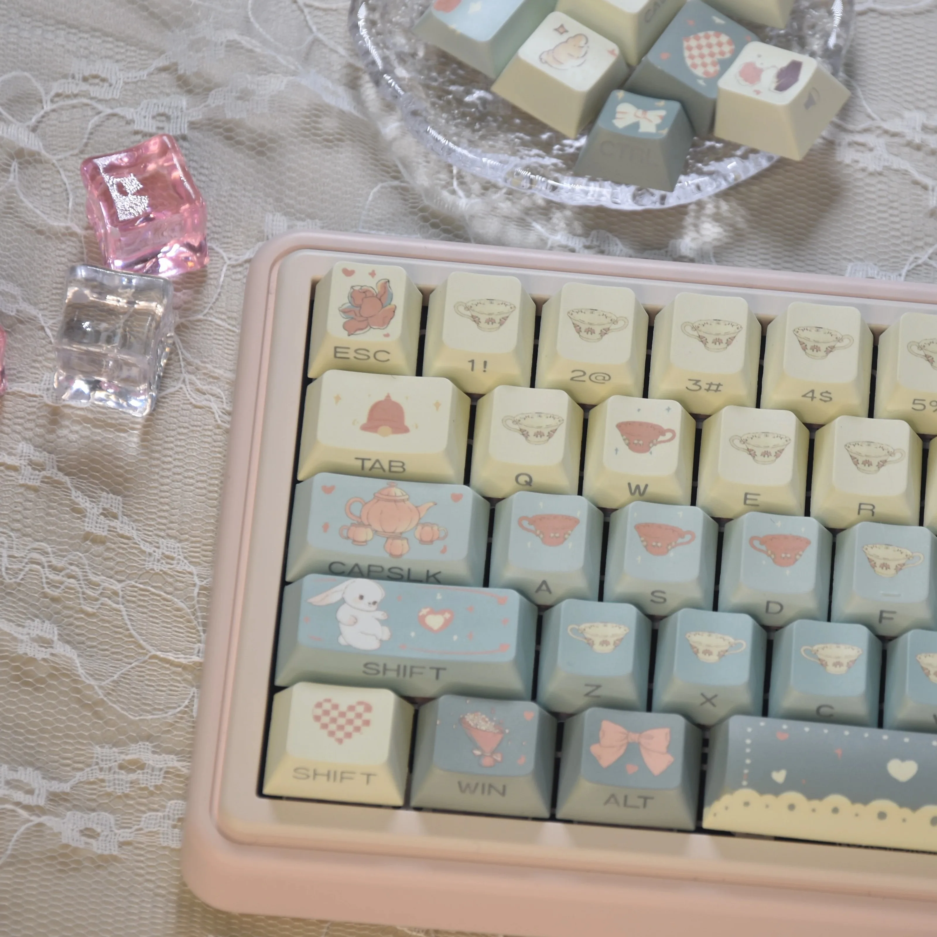 

Milk jelly is soft and cute, and it is sublimated. All five sides are engraved with light to send to girlfriend GMK75/87/98, etc