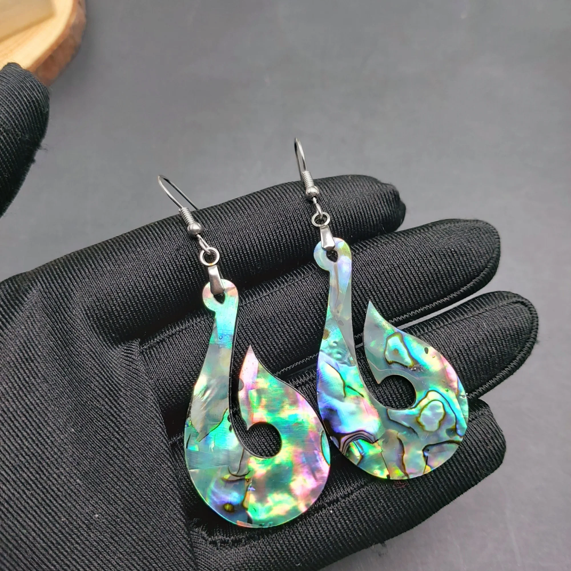 Hawaiian Style  Elegant Single Side Abalone Shell Dangle Earrings with Acrylic Base