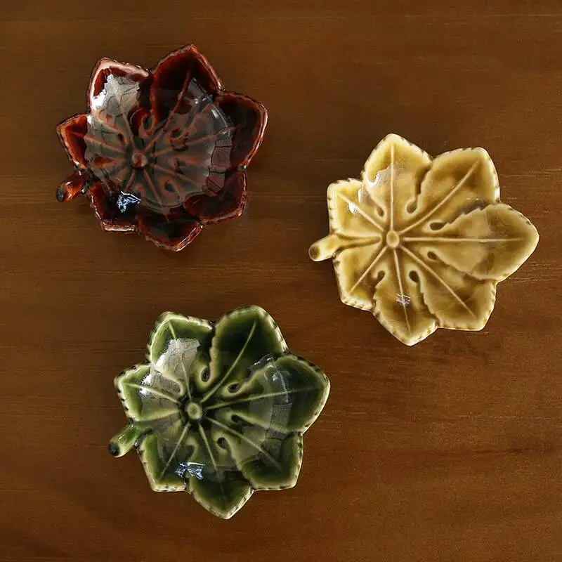In Stock Japanese Imported Three-Color Maple Leaf-Shaped Dipping Sauce Small Plate Japanese-Style Tableware Mini Seasoning Dish