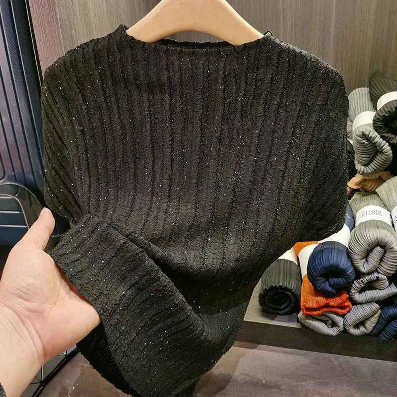 

Design Sense Niche Miyake Pleated Solid T-shirt Female Summer New Loose Thin Versatile Round Neck Short-sleeved Blouse Female