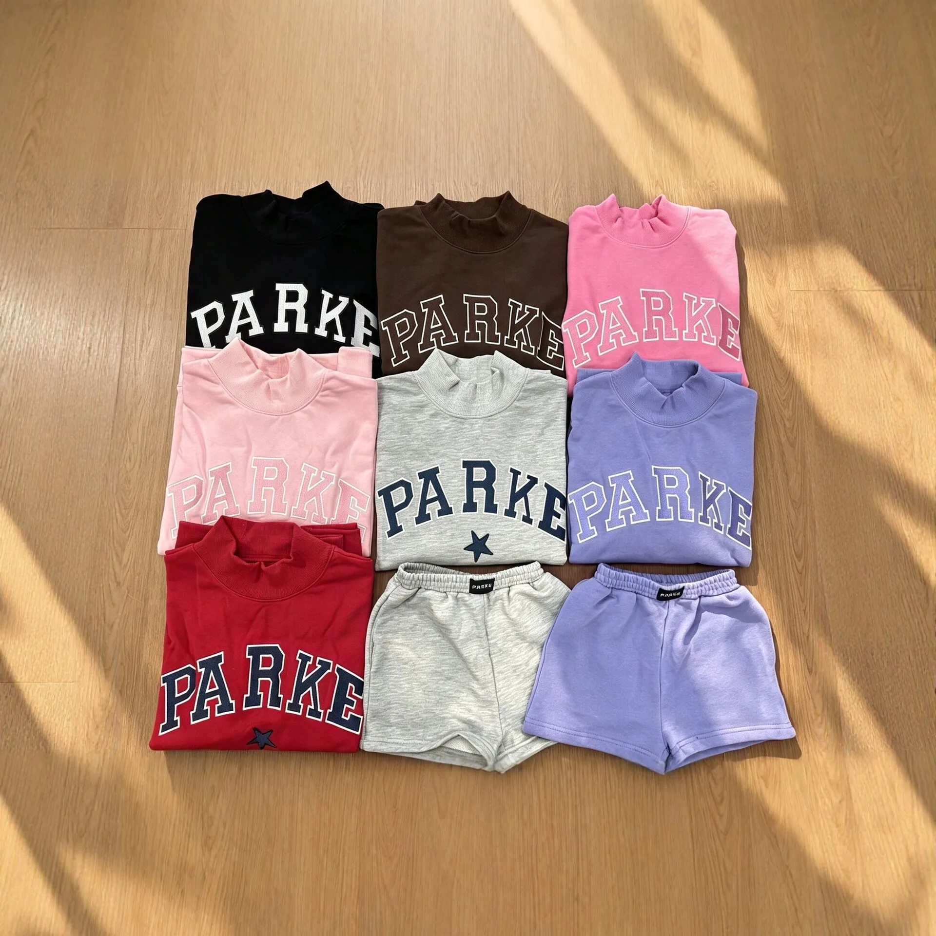 Letter embroidery t-shirt set - casual, loose-fitting long-sleeved top and shorts set. Made of pure cotton material.