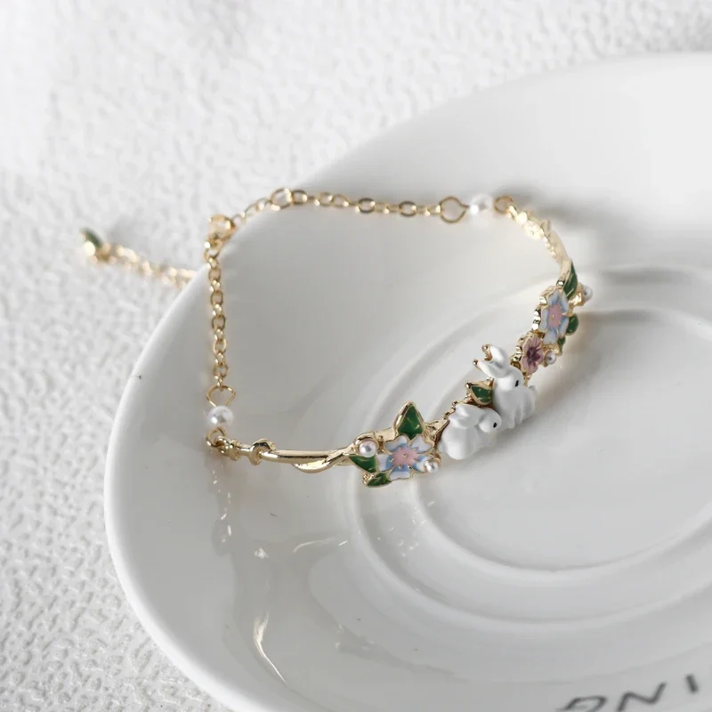 Alice no País das Maravilhas Anime Movie Charm Bracelet, Metal Esmalte Coelho Pulseira, Meninos e Meninas, Personalidade DIY Jóias, Presentes