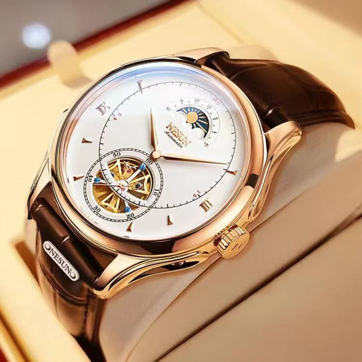 ساعة NESUN للرجال: ساعة ميكانيكية أوتوماتيكية بالكامل للرجال مع دولاب الموازنة الهياكلية وساعة رجالية كاجوال مضيئة