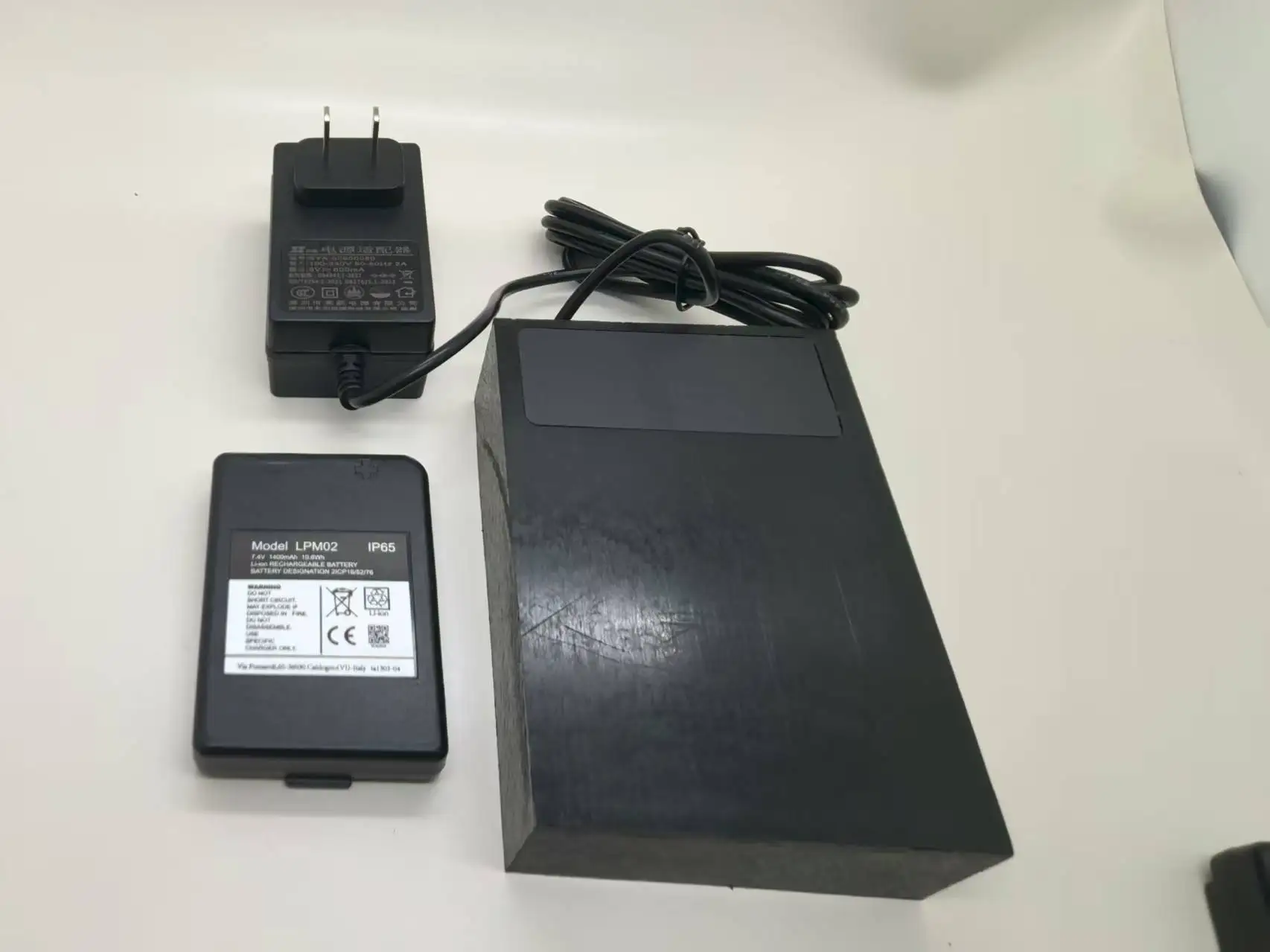 

возместите аккумулятор LPM02 с зарядным устройством ULC932A. Доставка в течение 2 дней. Доставка за 10–25 дней.