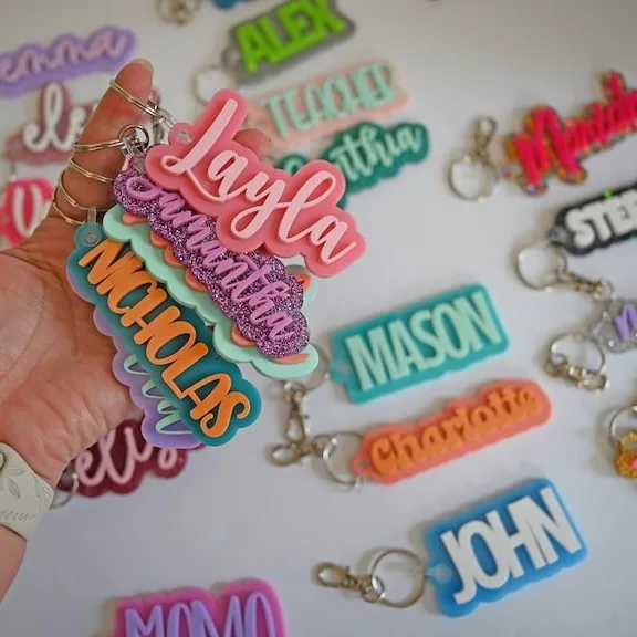 

Backpack Name Label Keychain 3D Acrylic Name Keychain Personalized Backpack Tag Unique Gift for Women & Teens Wedding Party Gift