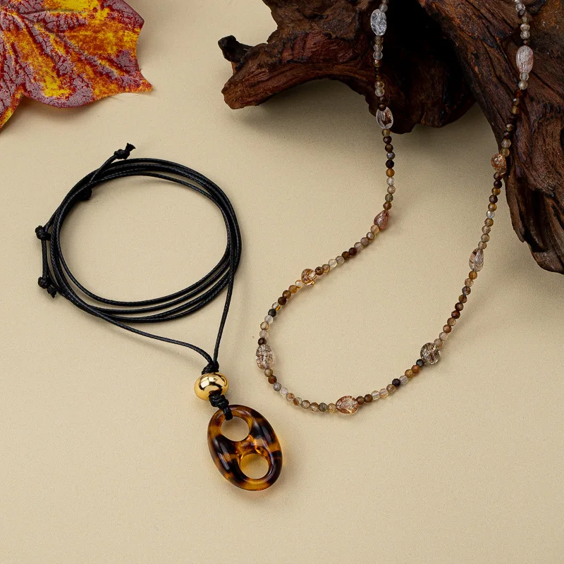 

Niche Design Leopard Print Pattern Pig Nostril Resin Necklace Colored Stone Beaded Splicing Clavicle Chain Adjustable Long Chain