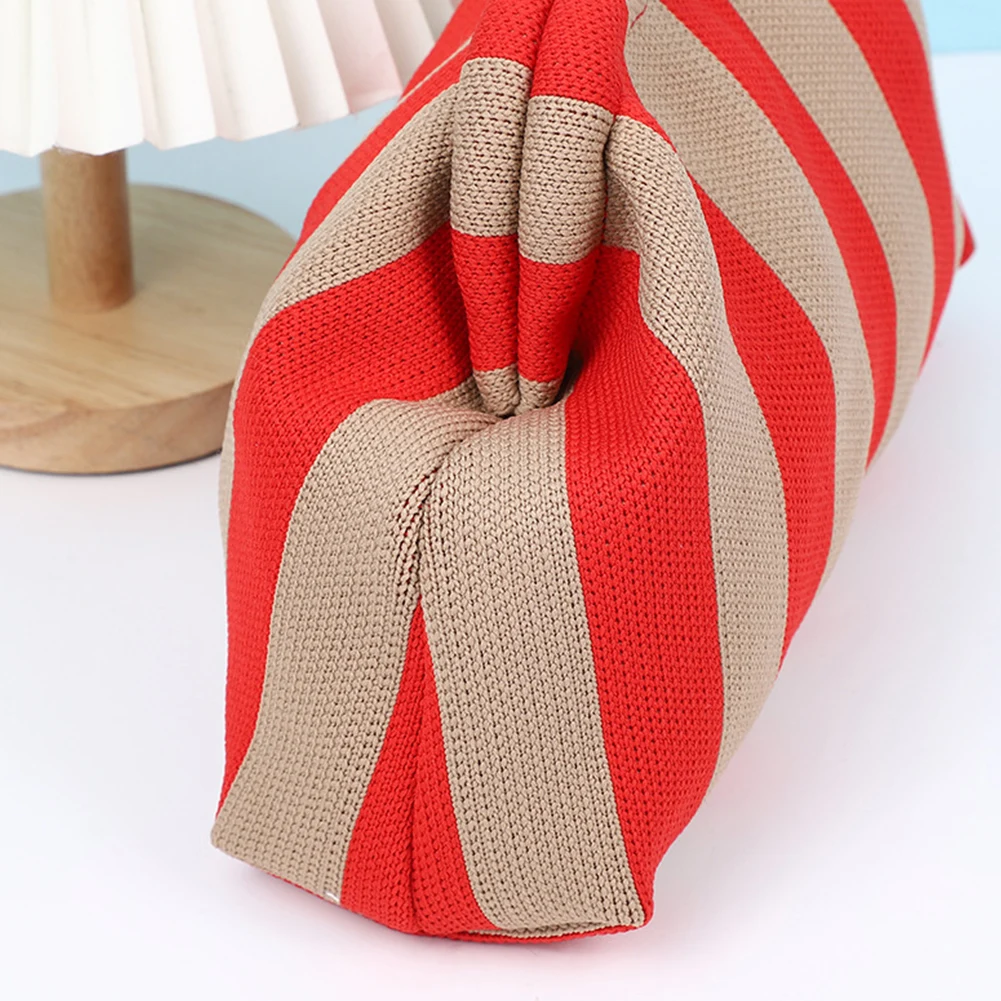 

Women Knitted Clutch Purse Contrast Color Knitting Dumpling Clutch Casual Colorblock Bag Summer Beach Bag