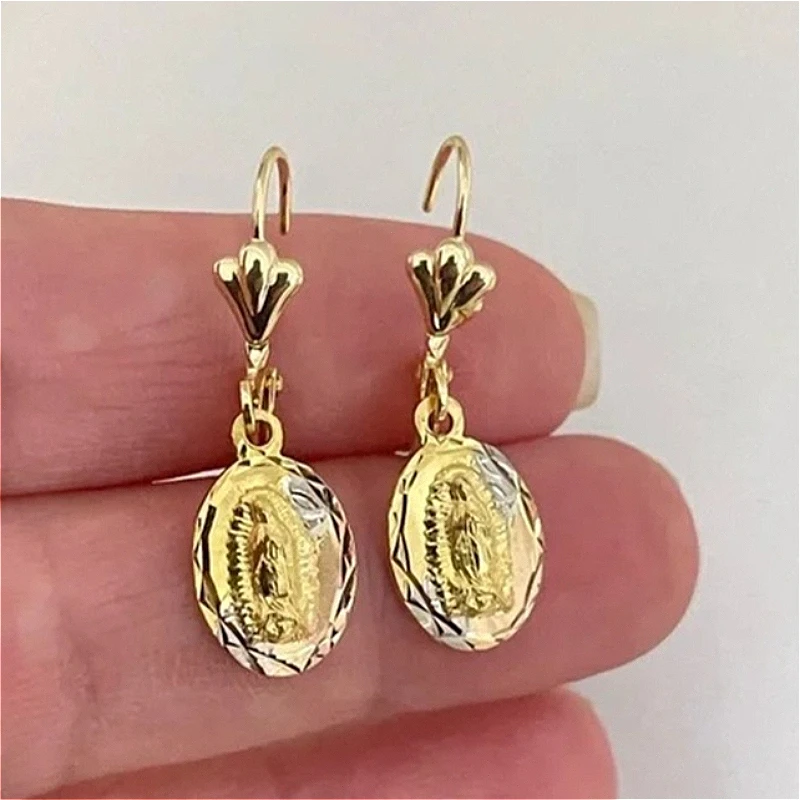 Vintage Exquisite Vergoldete Ovale Jungfrau Maria Anhänger-Ohrringe für Damen Eleganter Klassischer Fest- und Bankett-Schmuck Accessoires