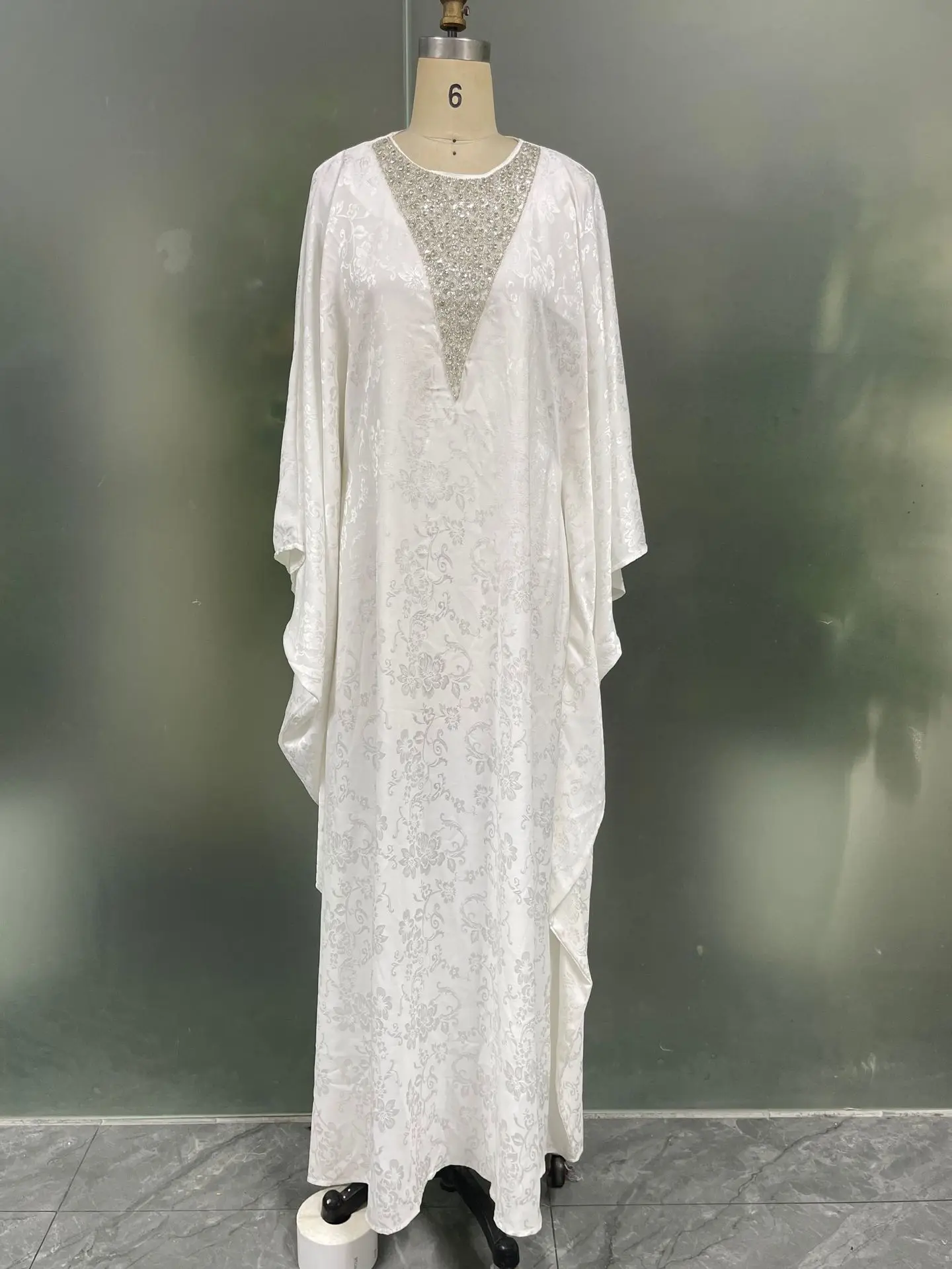 우아한 화이트 Abaya 두바이 럭셔리 다이아몬드 이슬람 드레스 여성 느슨한 Boubou 가운 아프리카 웨딩 파티 가운 Caftan Marocain Femme