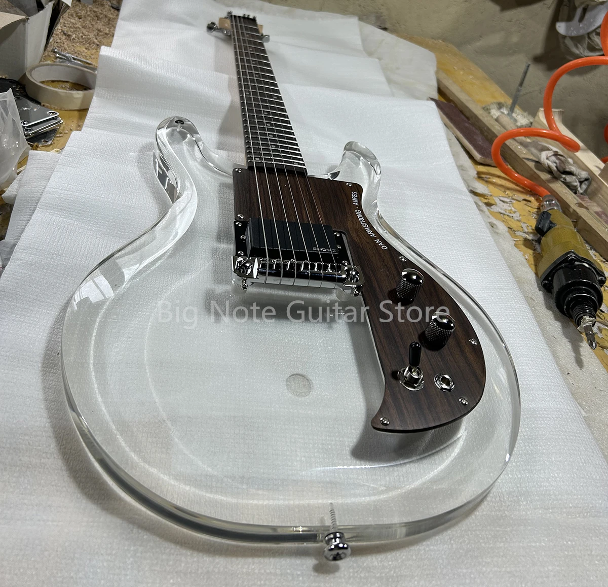 Factory Unusual Shape Acrylic Body 6 Strings Electric Guitar Rosewood Fretboard Chrome Hardwares Customizable