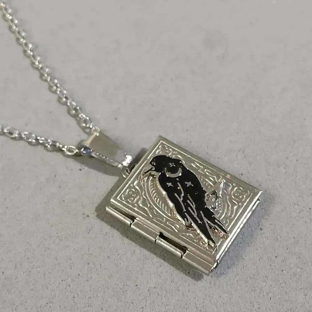Trendy Exquisite Carving Moon Black Crow Photo Box Pendant Necklace for Men Women Hallowmas Goth Vampire Stainless Steel Jewelry