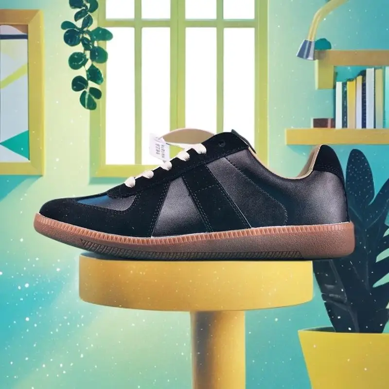 

FallTrendy sneakers that are stylish and breathable: comfortable soft-soled casual wear that is breathable