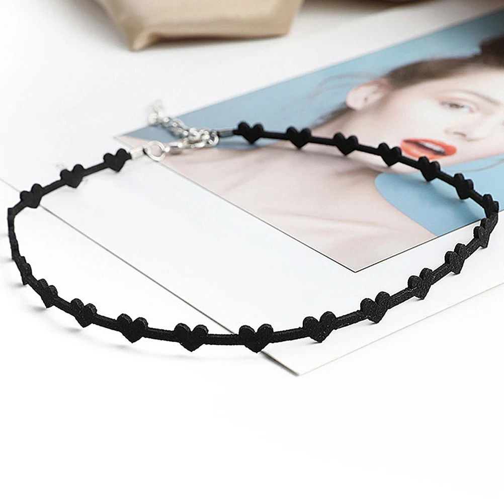 

2pcs For Women Girls Stylish Chain Charm Decorative Jewelry Simple Comfortable Short Collar Necklaces Fashion Heart Necklaces