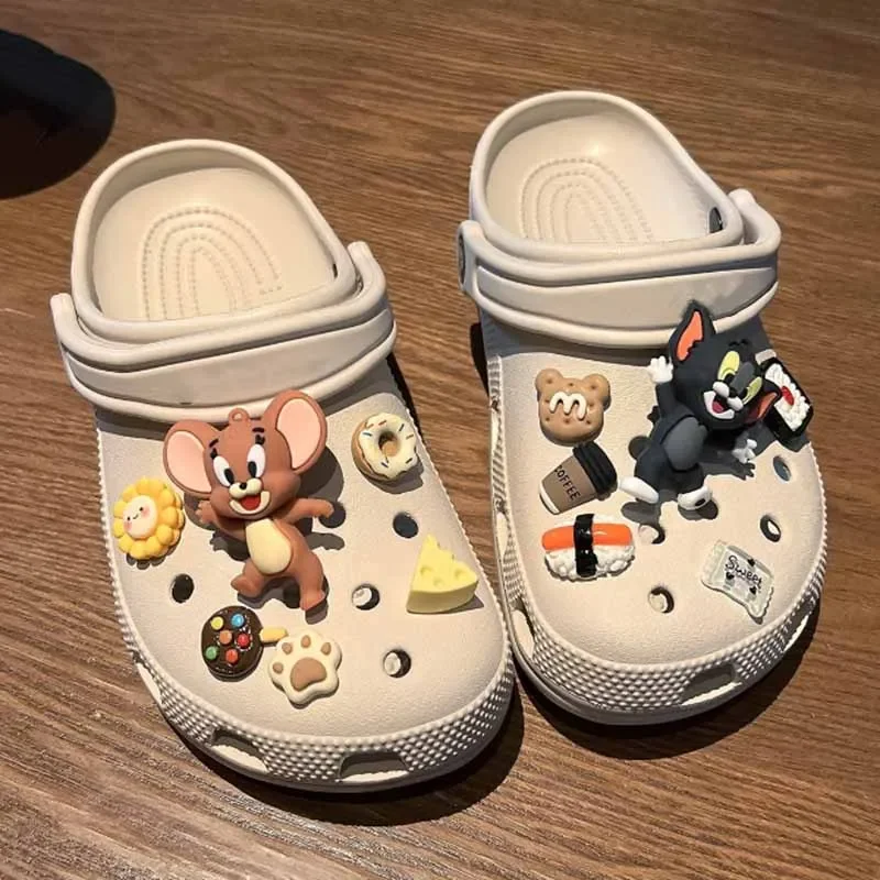 1 Juego de dijes para zapatos de dibujos animados MINISO, diseño de Tom y Jerry Cat Mouse, adornos para zapatos, decoración, accesorios para sandalias para regalos de navidad