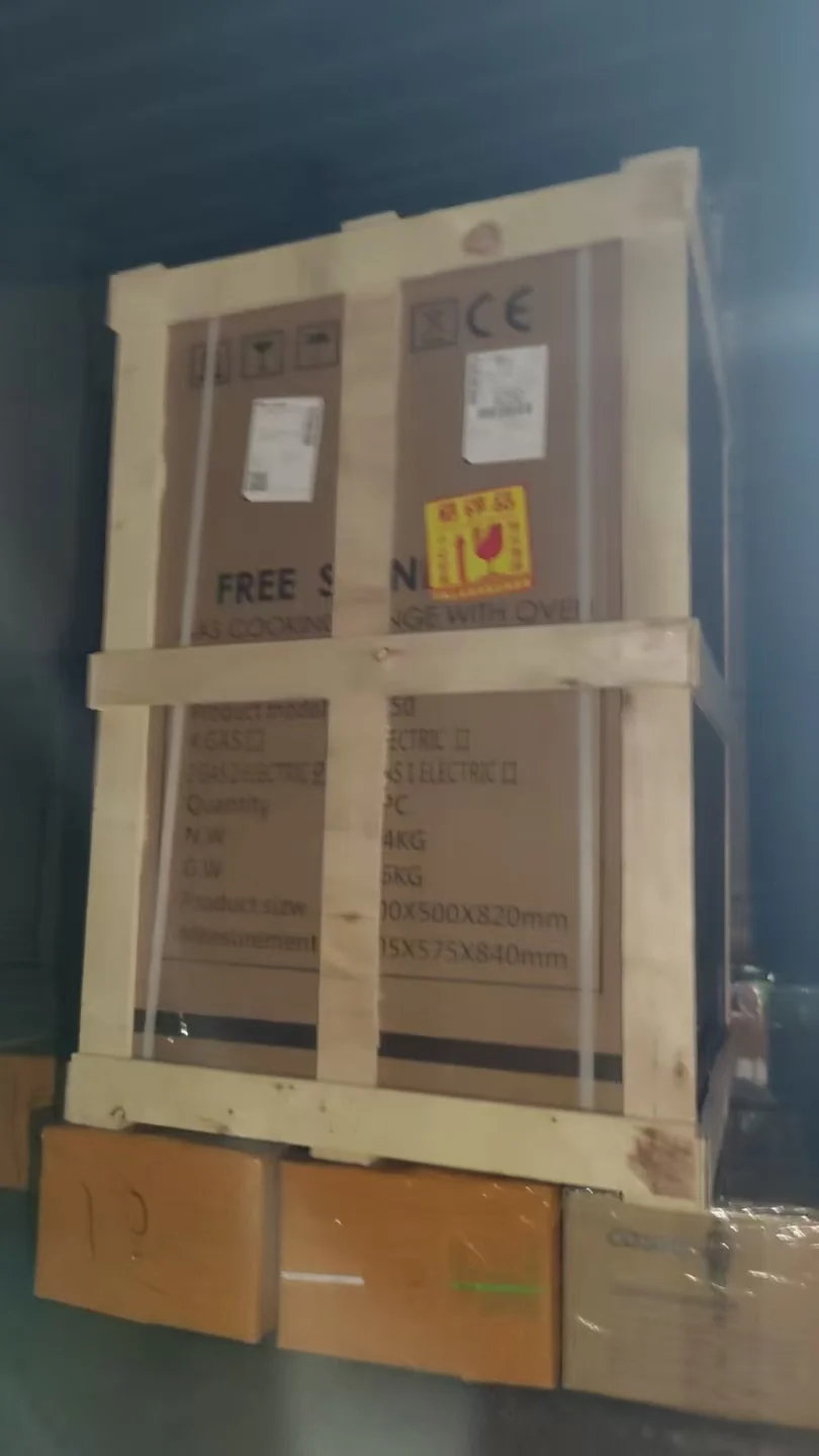 موقد غاز للطباخ مكون من 4 شعلات مع شواية وشواية ومخبوزات