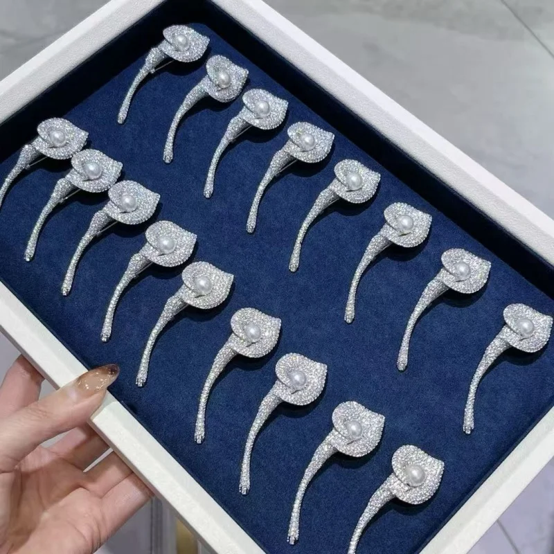 

SGARIT Full Diamond Design Horseshoe Akoya Pearl Brooch S925 Sterling Silver Jewelry Luxury Lapel Pin for Women Gift