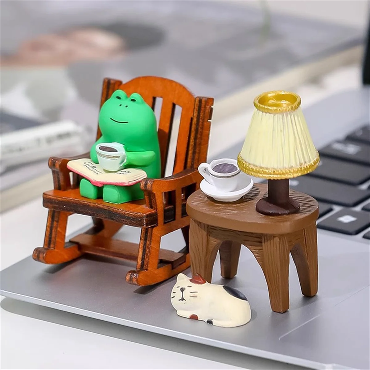 Cartoon Frog Rocking Chair Table Lamp Ornament Miniatures Figurines Cute Ornaments Office Desktop Crafts Home Decor HOT