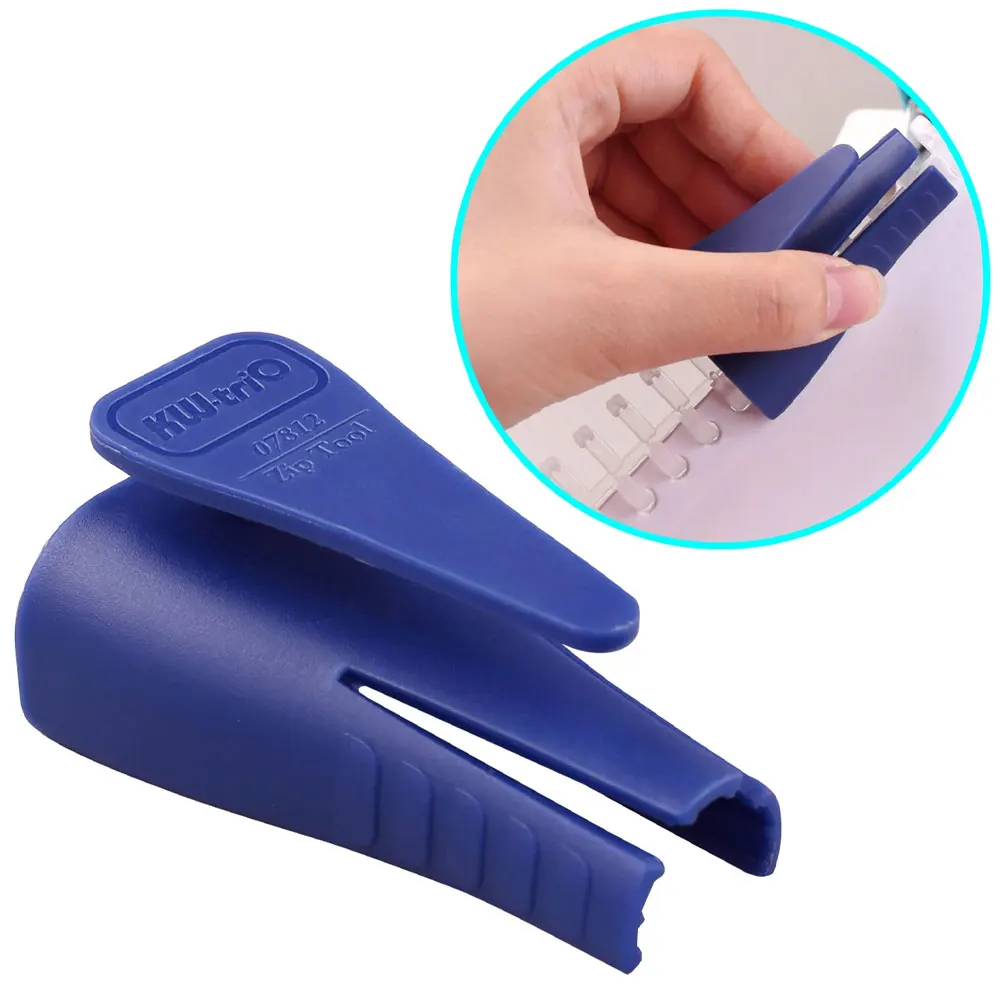 1PC plastic binder ring opener, used for opening and closing binder binding wire combs, labor-saving and convenient.