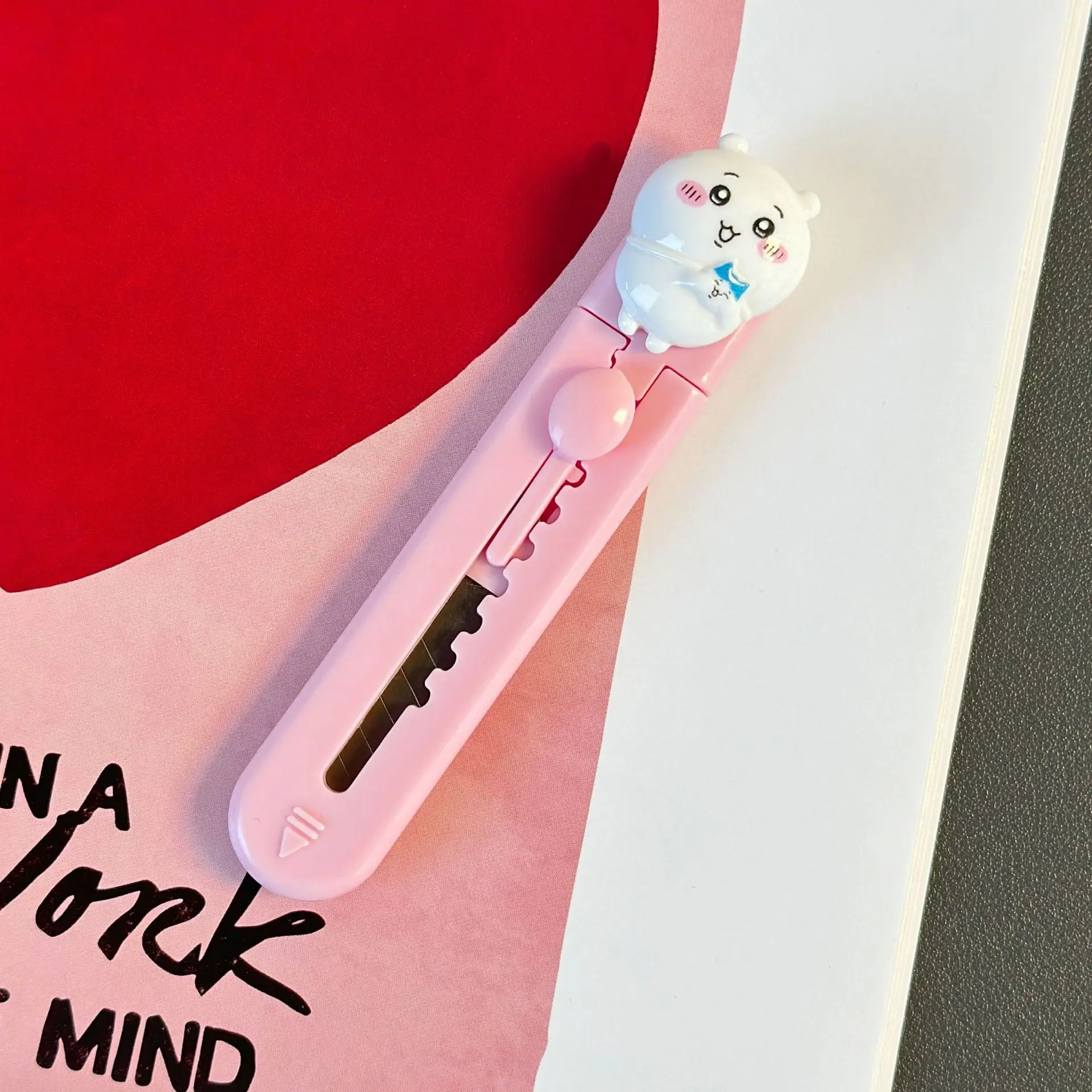 ckw Mini-Universalmesser Niedliches Usagi Hachiware Einziehbares Kartonmesser Tragbares Kleines Kunstmesser für Umschläge & Pakete – Detail 8