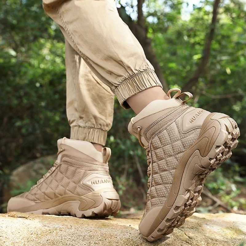 

Men's Solid-color Outdoor Large-sized High-top High-quality Flat-heeled Anti-slip Soft-soled One-foot Off-road Hiking Boots