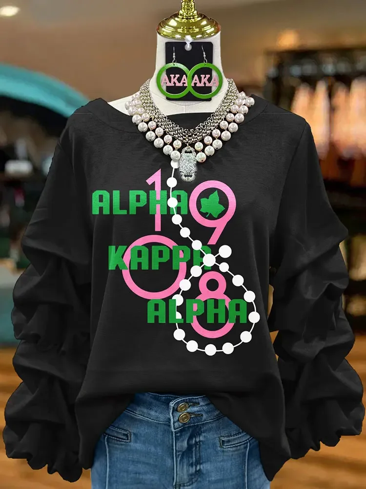 Plissee-Sweatshirt mit Alpha Kappa Alpha Sorority-Print