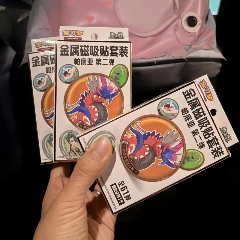 

Подлинная в наличии Pkm Ptcg Упрощенная китайская версия Paldean 2-й металлический набор магнитных лент Пакет карточек Соберите подарок на день рождения Игрушки