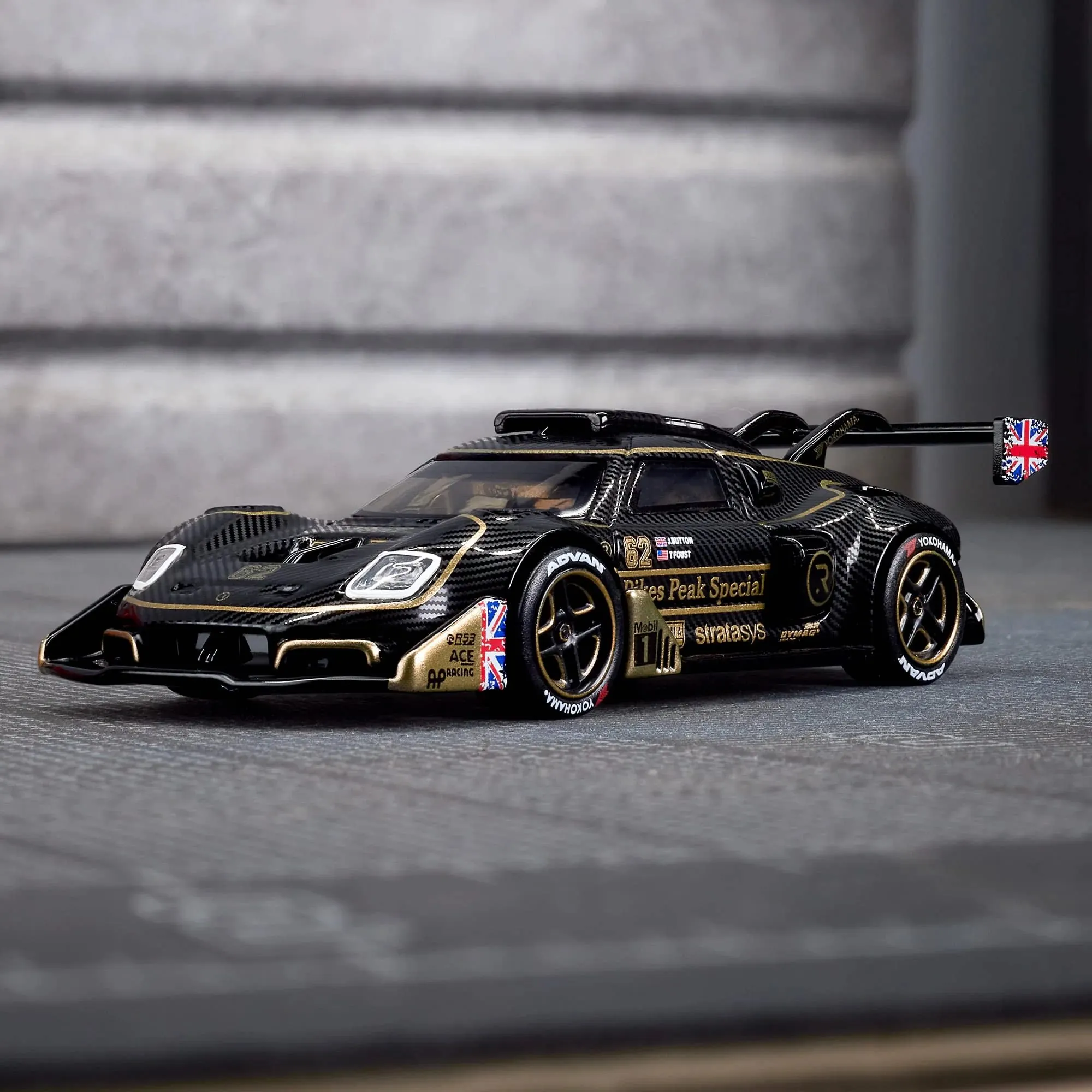 

Металлическая литая модель автомобиля Hot Wheels Elite 64 Radford Type 62-2 Pikes, масштаб 1/64
