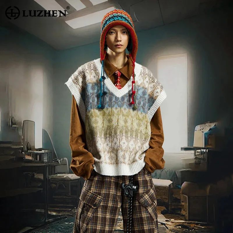

LUZHEN 2025 New Fashion Original Colorful Geometric Printed V Neck Knitted Sleeveless Pullover Men's Women Street Sweater JY5197