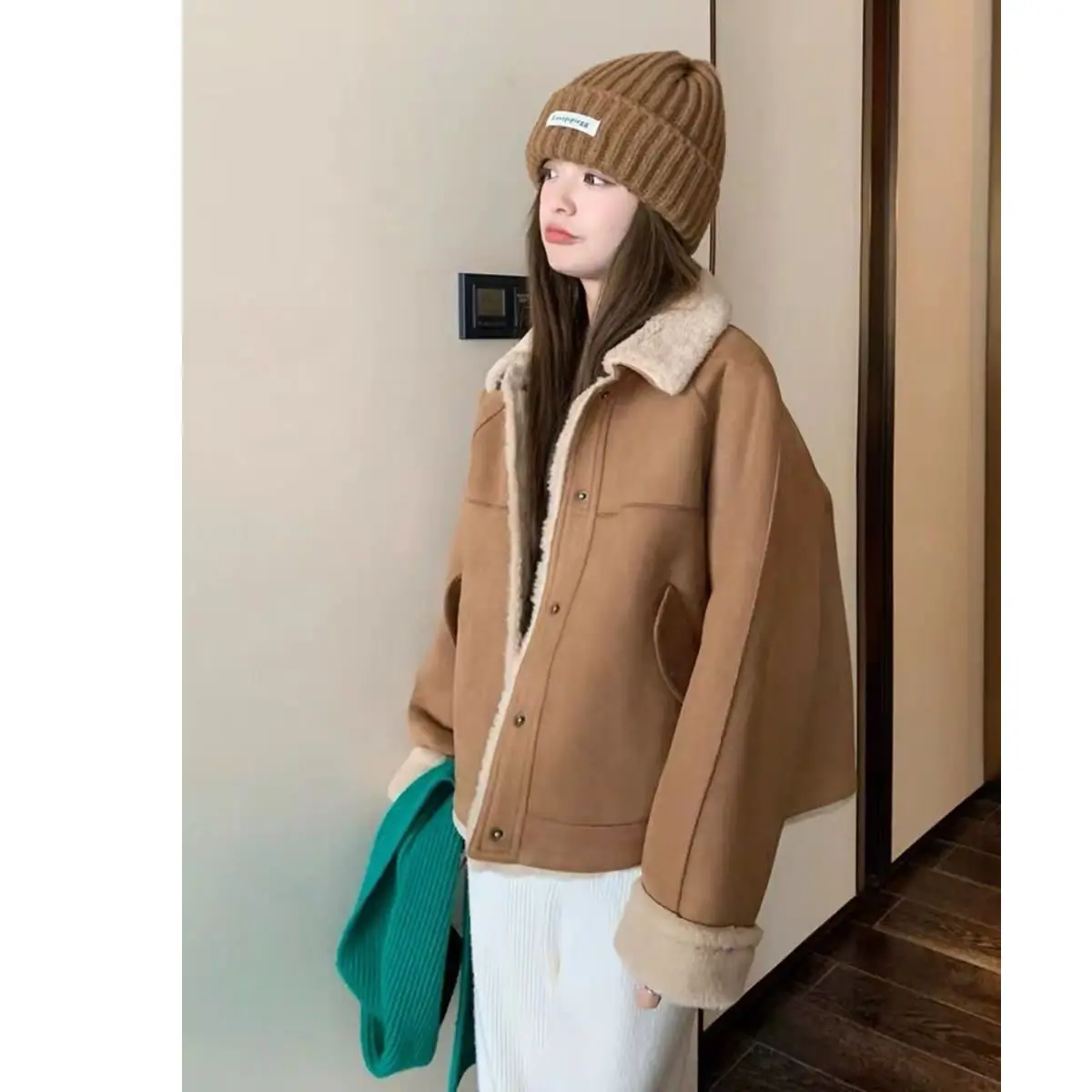 Korean Sle ort Thiened eepskin Leather Jaet Women's Winter Outerwear Loose Fit Suede Coat Pear ape Body pe