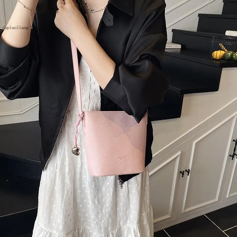 Pure Color Trendy Mini Shoulder Bucket Bag for Women with Lychee Pattern Pendant Pu Leather Crossbody Handbag